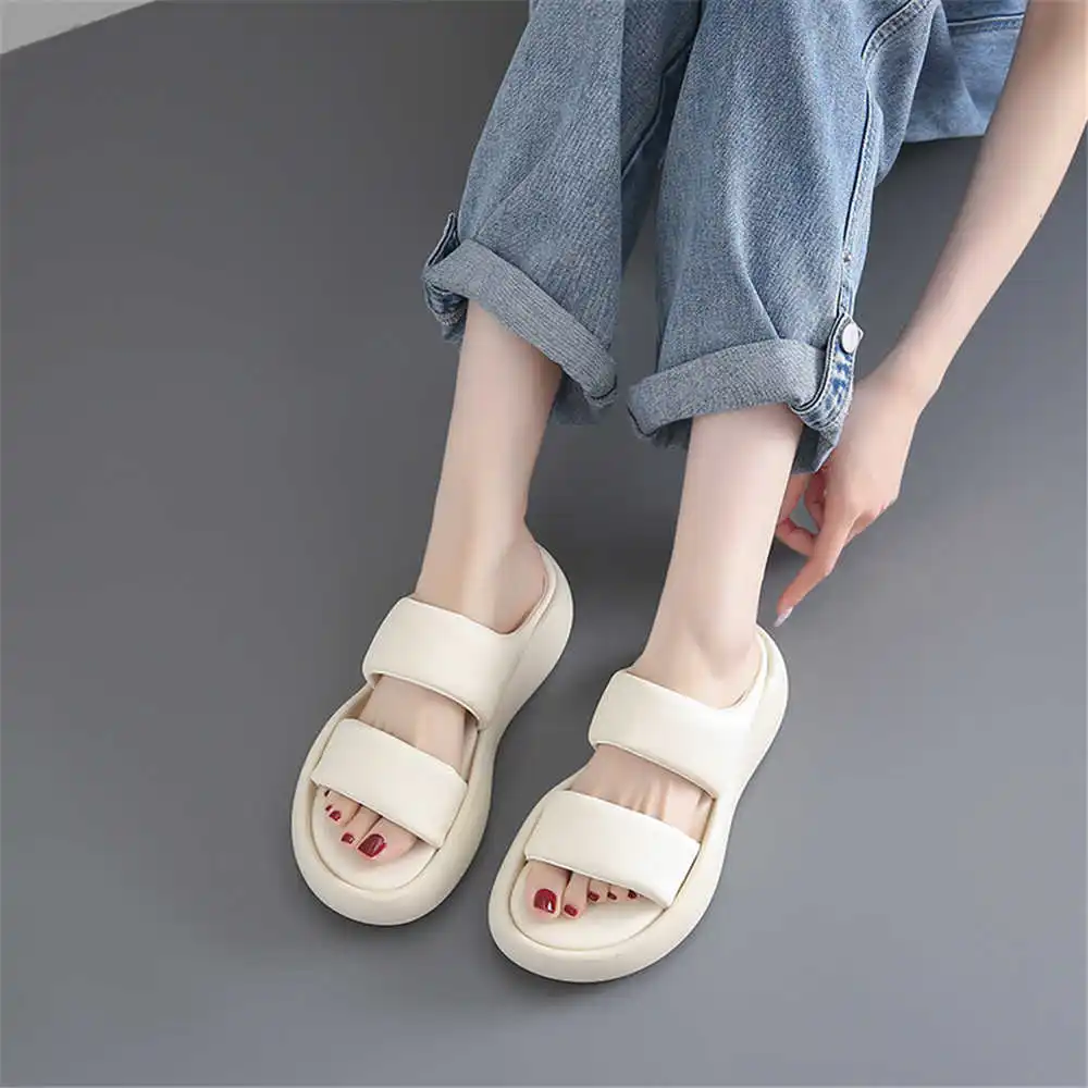 Size 39 Strips Summer Shoes Sa - Aquatic Sports Center incelemesi ve fiyatı